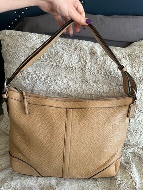 Coach - Large Tan pebble Leather Shoulder Bag